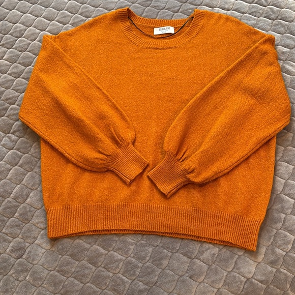 NWOT - Double Zero sweater. Size Medium. - Picture 3 of 12